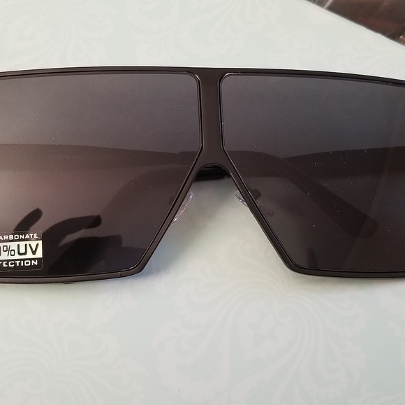 Sunglasses - Picture 1 of 1